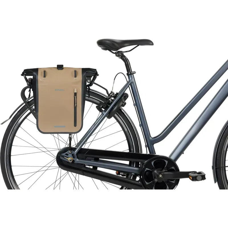 Basil Rivo 12-15l MIK Hook Single Tarpaulin Bag in Sand/Black-4