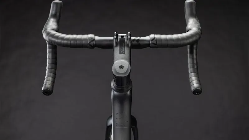 Cube Attain C:62 SLT Road Bike In Carbon/Coal Chrome-3