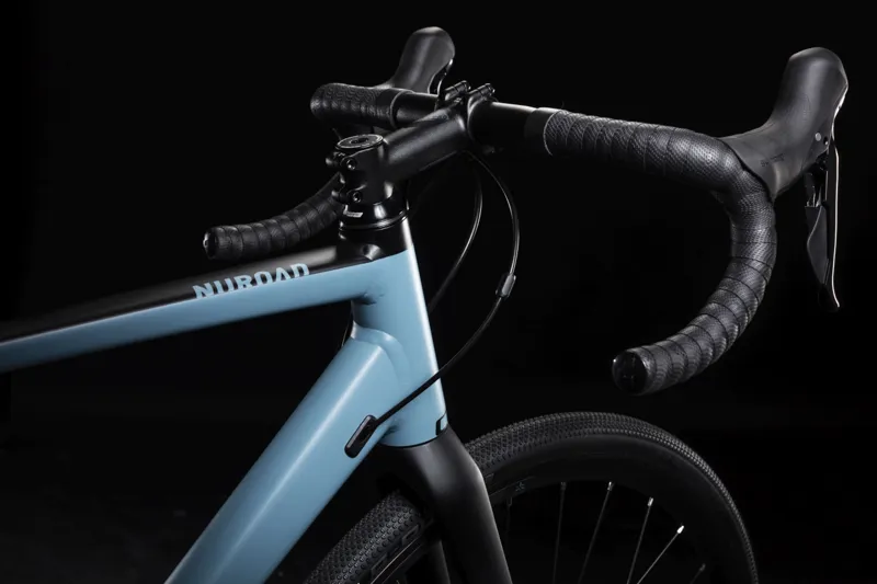 cube nuroad race gravel