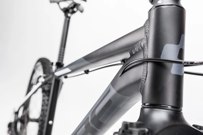 2017 Cube Aim 27.5 Aluminium Mountain Bike-6