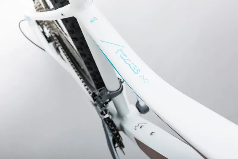 2017 Cube Access Pro Womens Aluminium Mountain Bike-9