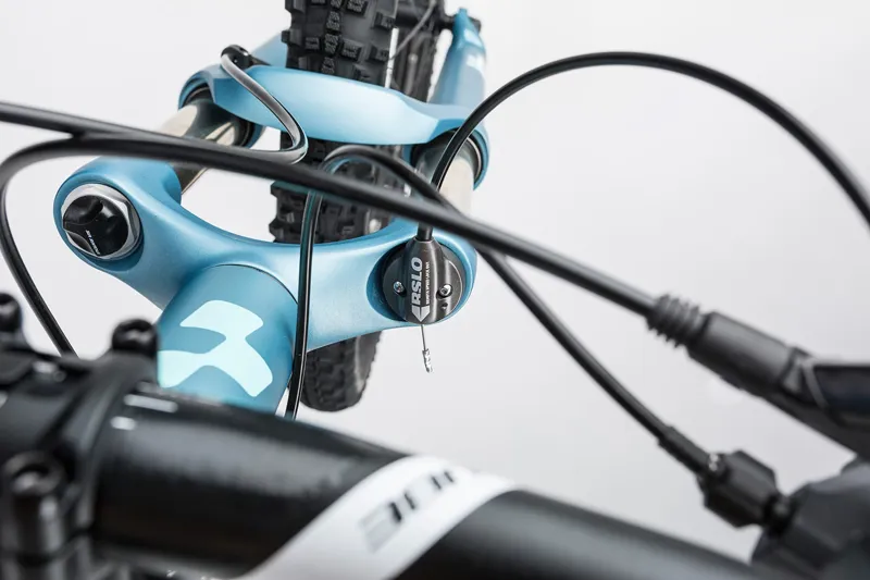 2017 Cube Access Race Womens Aluminium Mountain Bike-8