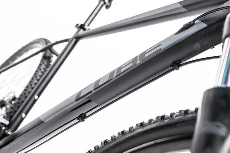 17 Cube Nature Pro Aluminium Hybrid Bike 17 Cube Nature Pro Aluminium Hybrid Bike