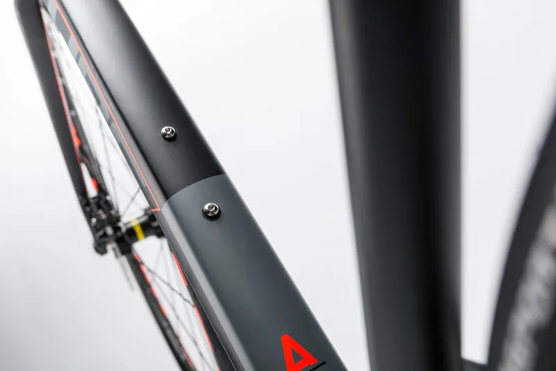 2017 Cube Attain SL Disc Aluminium Road Bike-4