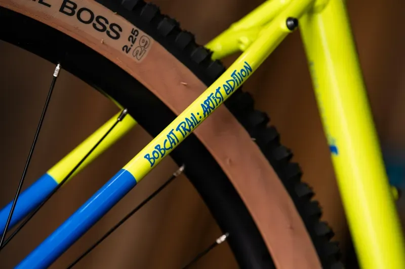 Marin Bobcat Trail 3 29in Thumbs Artist Edition Mountain Bike in Yellow/Blue-4