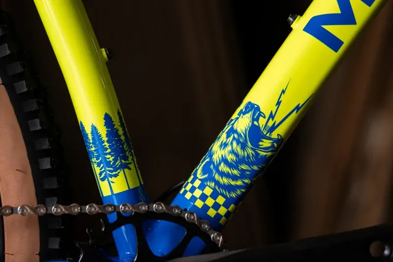 Marin Bobcat Trail 3 29in Thumbs Artist Edition Mountain Bike in Yellow/Blue-3