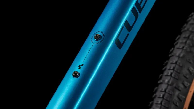 Cube Reaction Pro Mountain Bike in Teal/Holo-3