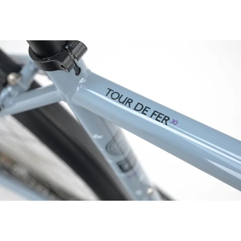 Genesis Tour De Fer 30 Touring Bike in Keith Flint-2